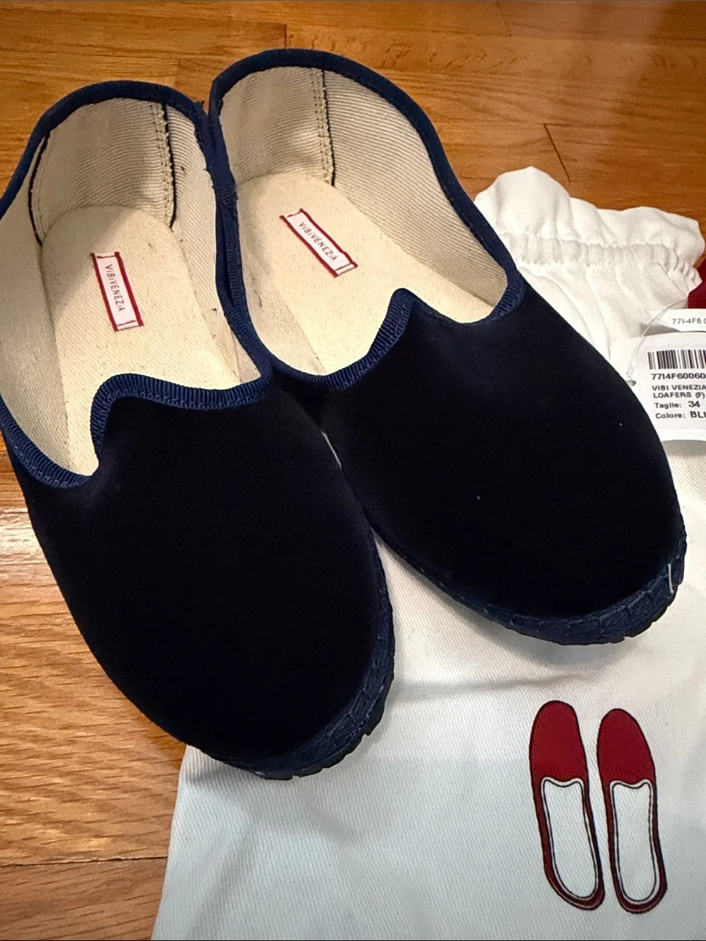 Vibi Venezia Kid’s Navy Velvet Loafers NWT